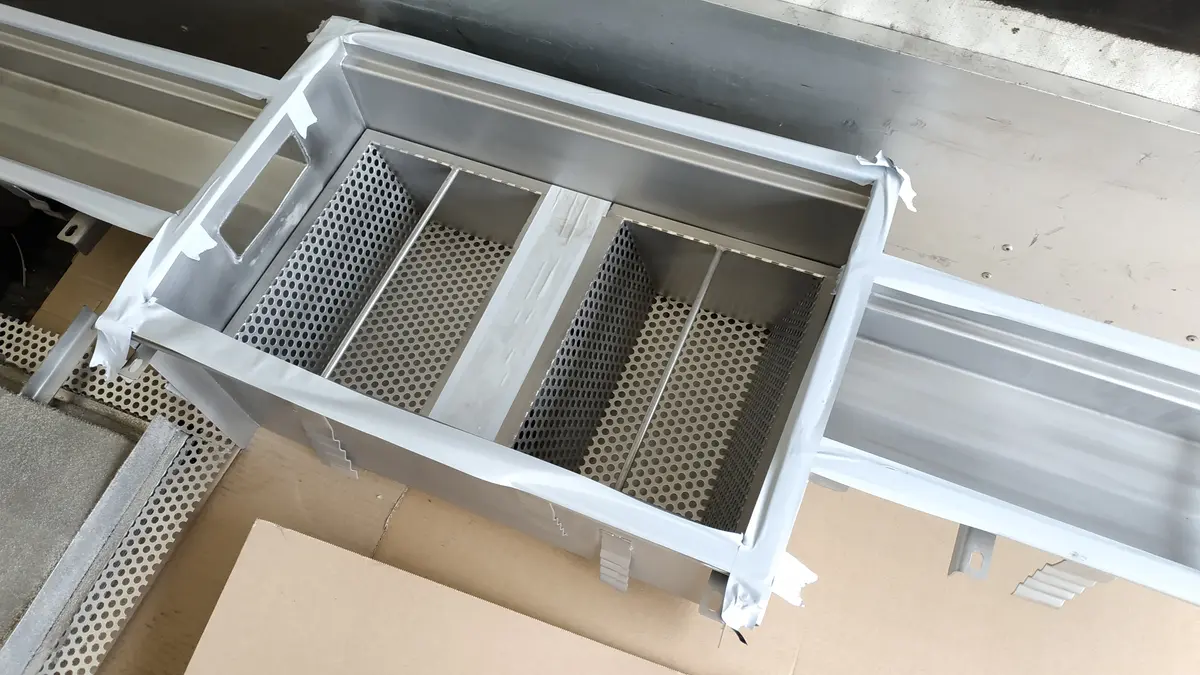 Canal de caja de acero inoxidable con tanque y cesta de sedimentos ampliada
