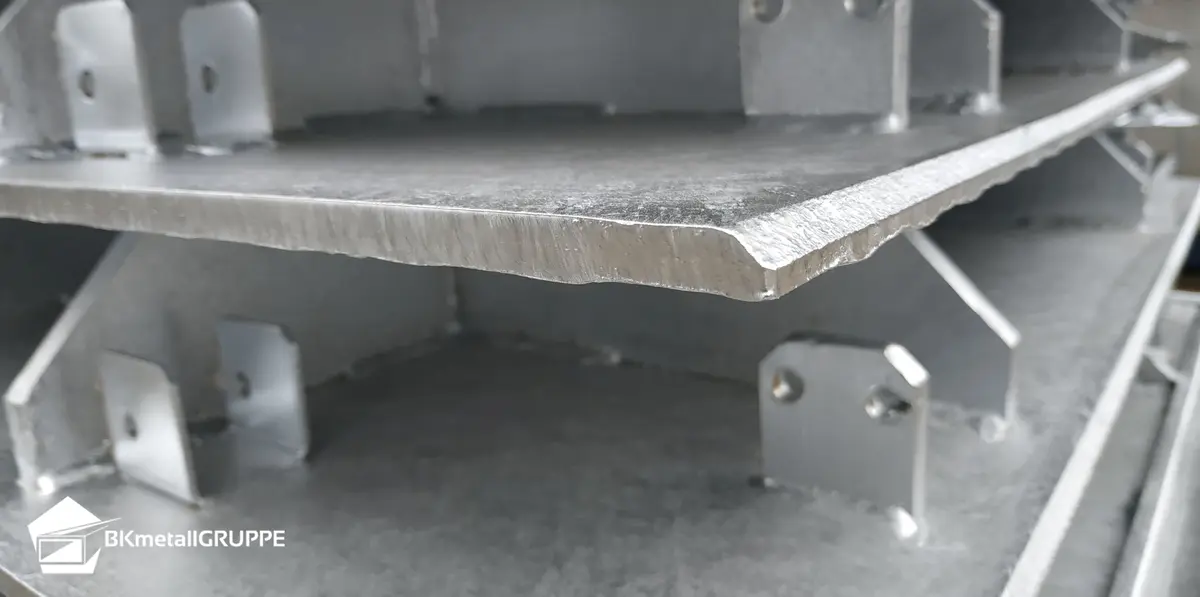 elementos de acero galvanizado