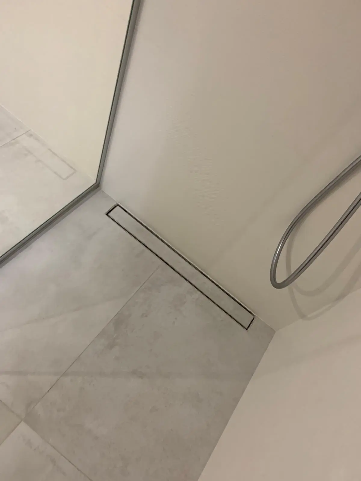 Desagüe de ducha con tapa para alicatar con azulejos cerámicos